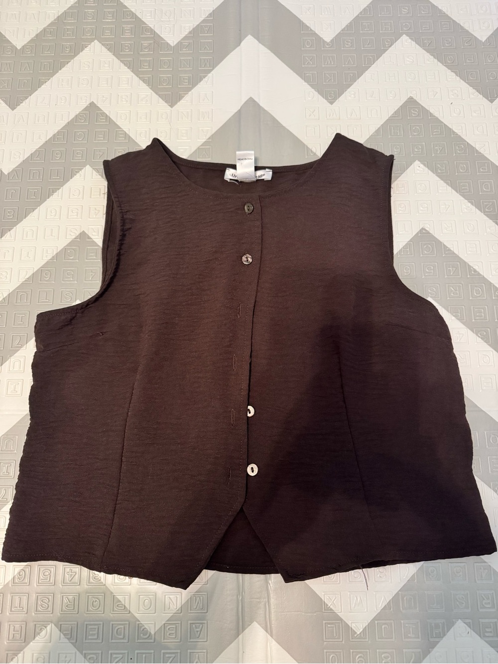 Urban Heritage Women's Sleeveless Button-Front Top - Brown